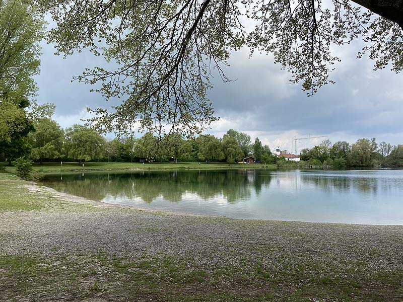 Der Badesee Ilsesee in Augsburg