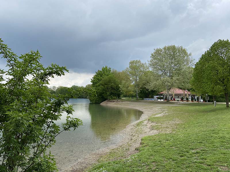 Der Badesee Ilsesee in Augsburg