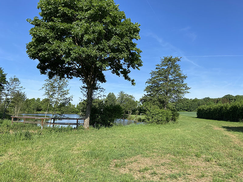 Der Badesee Karrodsee in Creglingen in Baden-Württemberg