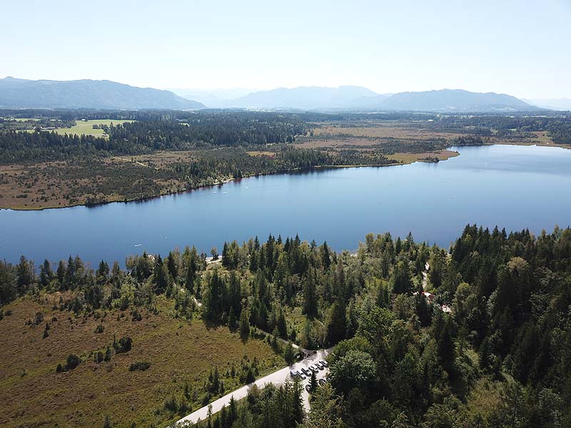 Luftaufnahme, Luftbild vom Kirchsee bei Bad Tölz