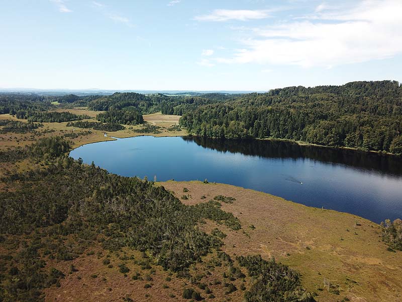 Luftaufnahme, Luftbild vom Kirchsee bei Bad Tölz