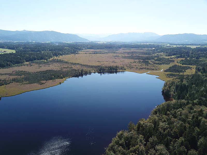 Luftaufnahme, Luftbild vom Kirchsee bei Bad Tölz