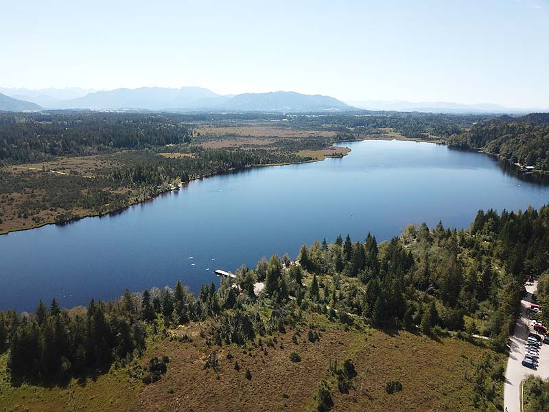 Luftaufnahme, Luftbild vom Kirchsee bei Bad Tölz
