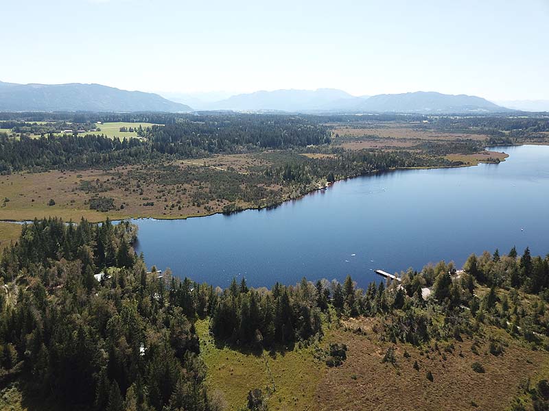 Luftaufnahme, Luftbild vom Kirchsee bei Bad Tölz