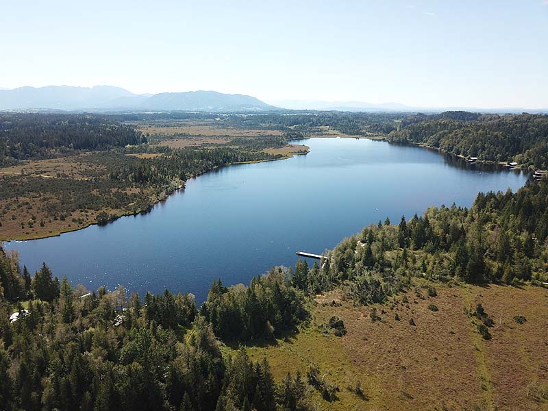 Luftaufnahme, Luftbild vom Kirchsee bei Bad Tölz