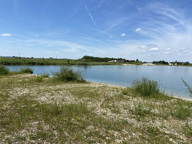 Der Badesee Kochheimer See in Neuburg an der Donau