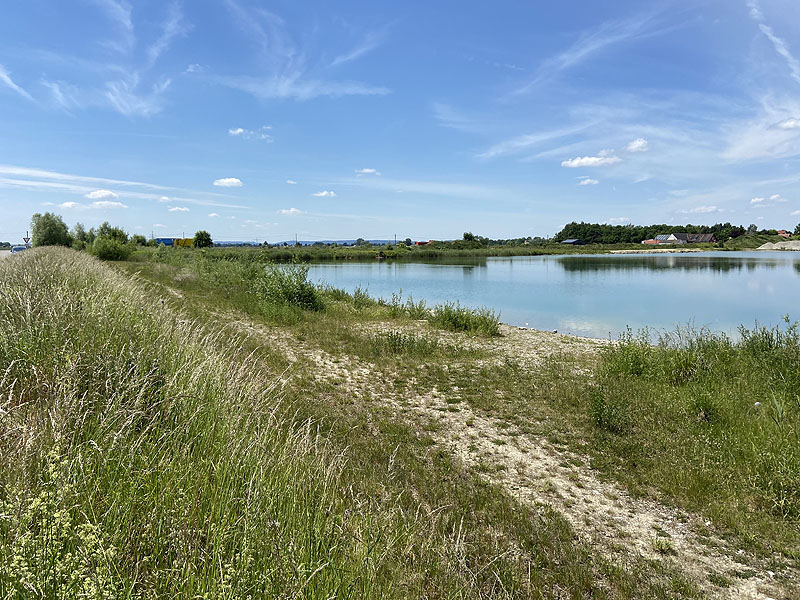 Der Badesee Kochheimer See in Neuburg an der Donau