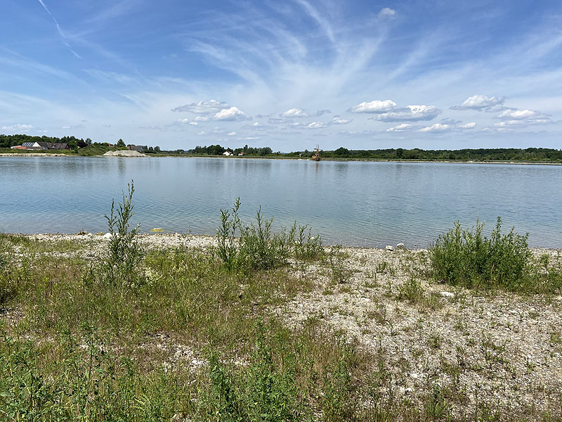 Der Badesee Kochheimer See in Neuburg an der Donau