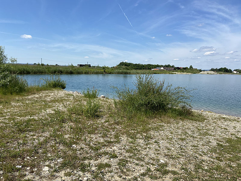 Der Badesee Kochheimer See in Neuburg an der Donau