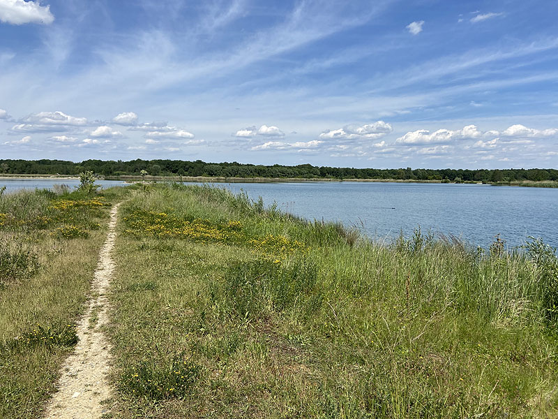 Der Badesee Kochheimer See in Neuburg an der Donau