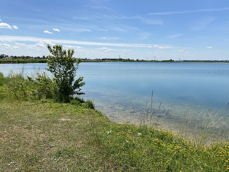 Der Badesee Kochheimer See in Neuburg an der Donau