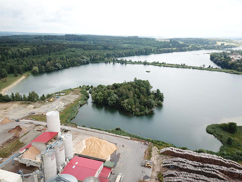 Luftaufnahme, Luftbild vom Baggersee in Krauchenwies