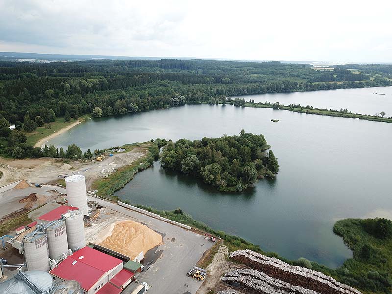 Luftaufnahme, Luftbild vom Baggersee in Krauchenwies