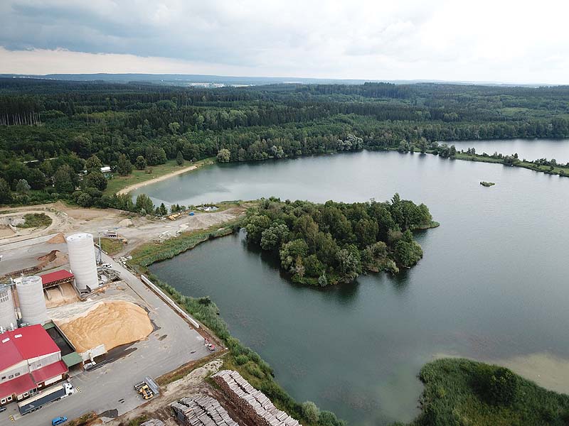 Luftaufnahme, Luftbild vom Baggersee in Krauchenwies