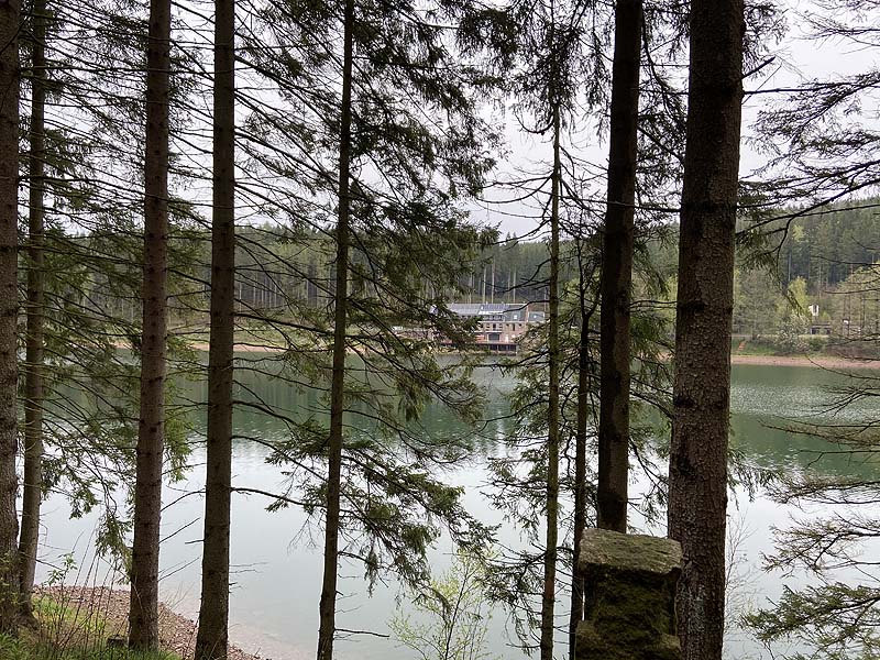 Der Lütsche-Stausee in Frankenhain