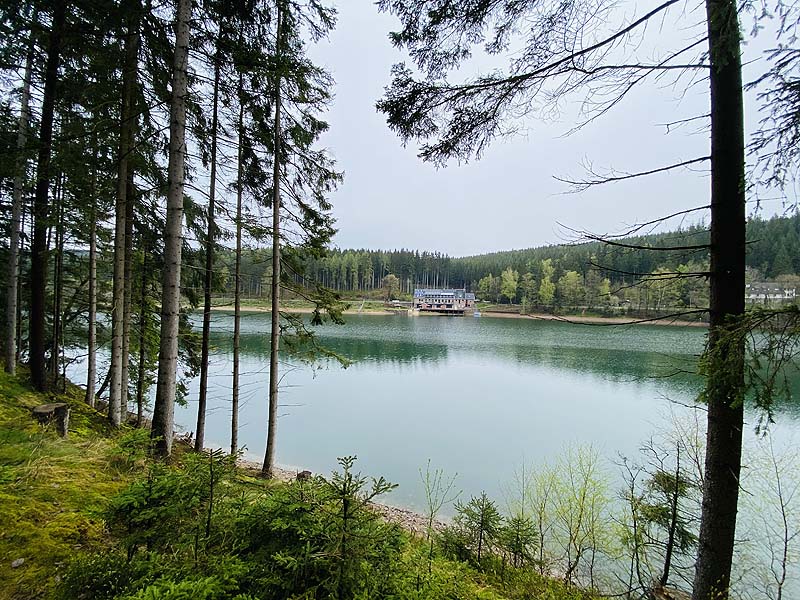Der Lütsche-Stausee in Frankenhain