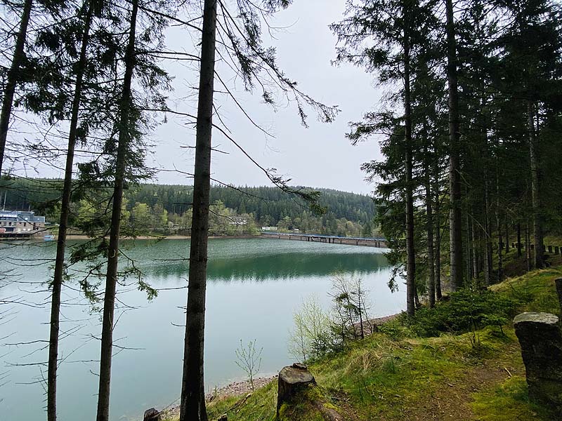 Der Lütsche-Stausee in Frankenhain