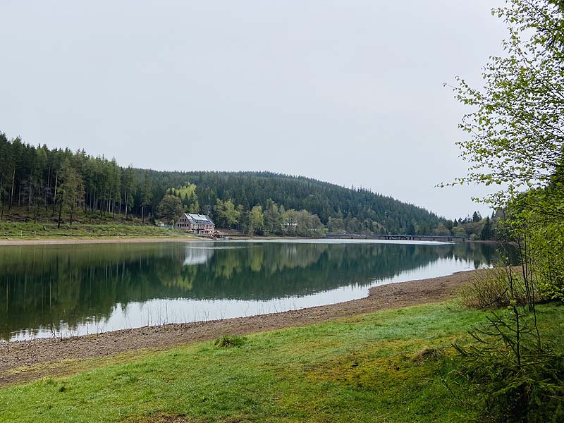 Der Lütsche-Stausee in Frankenhain