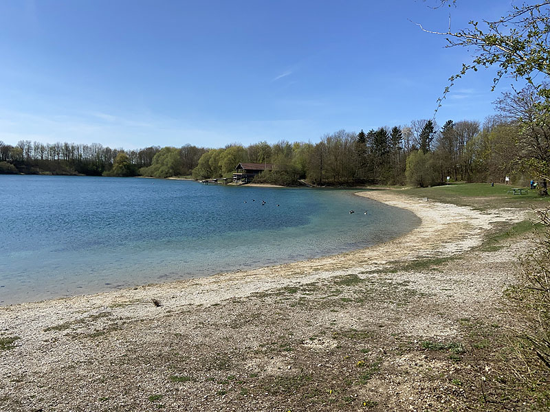 Der Badesee Mammendorfer See im Landkreis Fürstenfeldbruck