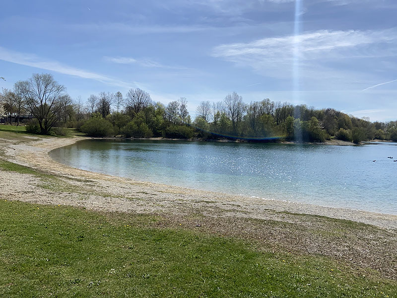 Der Badesee Mammendorfer See im Landkreis Fürstenfeldbruck