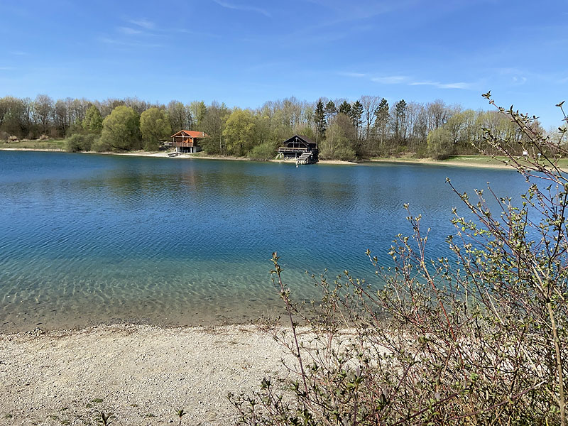 Der Badesee Mammendorfer See im Landkreis Fürstenfeldbruck