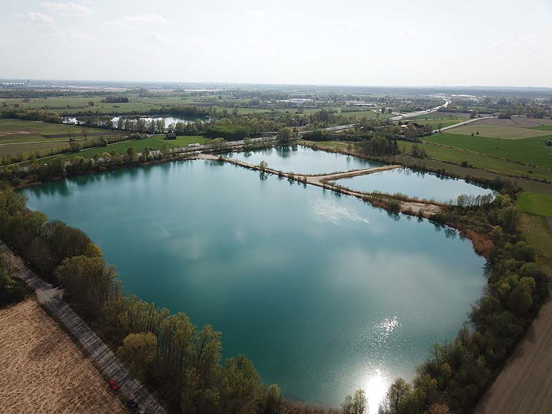 Luftaufnahme vom Marzlinger Weiher in Freising