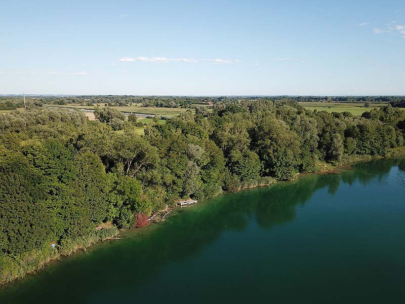 Luftaufnahme vom Marzlinger Weiher in Freising