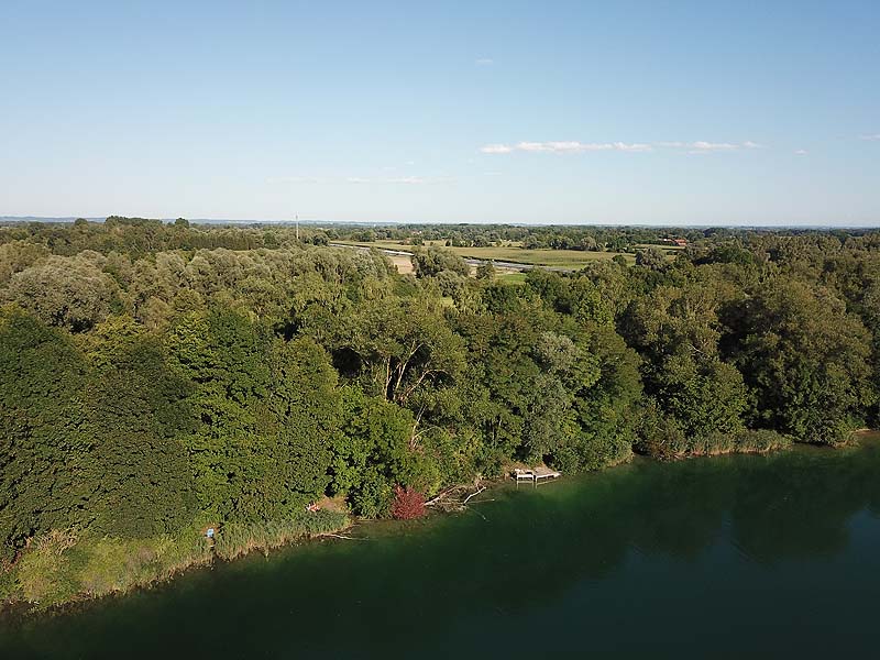 Luftaufnahme vom Marzlinger Weiher in Freising