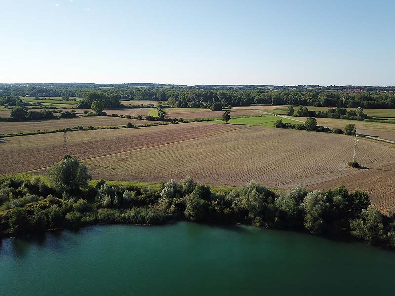 Luftaufnahme vom Marzlinger Weiher in Freising