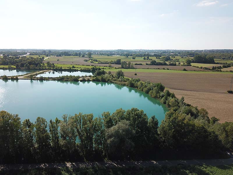 Luftaufnahme vom Marzlinger Weiher in Freising