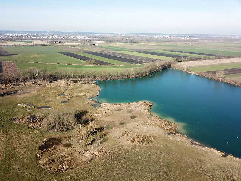 Luftaufnahme, Luftbild vom Baggersee in Mühlhausen