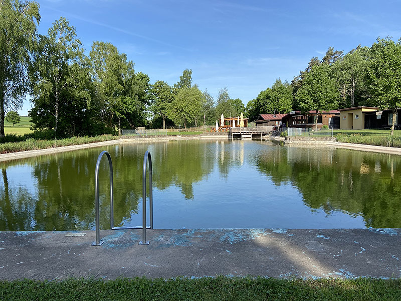 Der Badesee Naturbadeweiher Nordenberg in Windelsbach