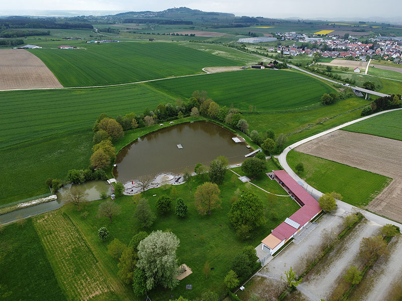 Luftaufnahme, Luftbild vom Naturfreibad Uttenweiler