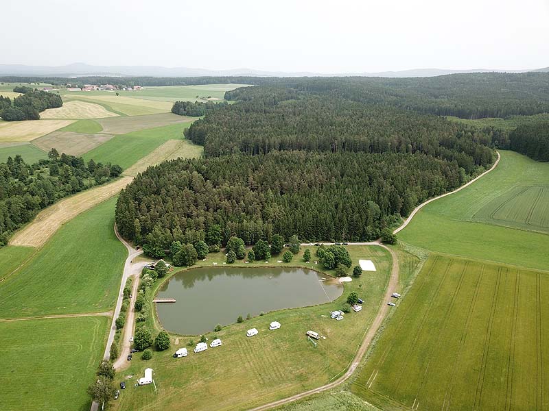 Luftaufnahme, Luftbild vom Naturwaldbad Tröbes in Moosbach