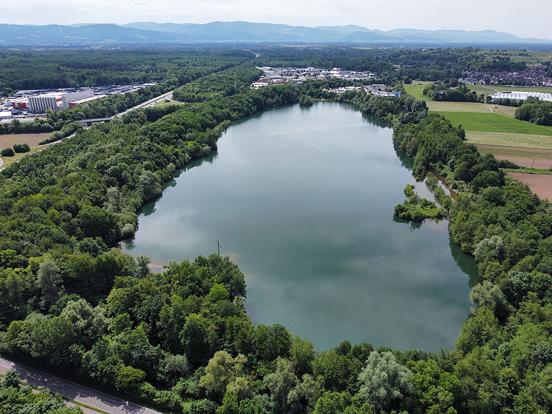 Luftaufnahme, Luftbild vom Nimburger Baggersee in Nimburg