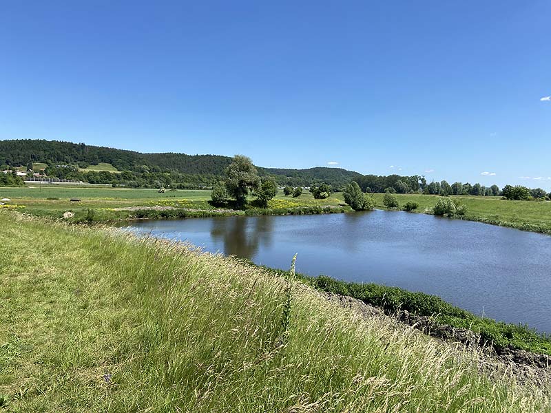 Der Badesee Oberachdorfer Weiher bei Regensburg