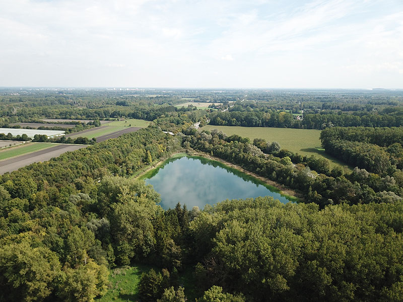 Der Baggersee in Obergrashof bei Dachau