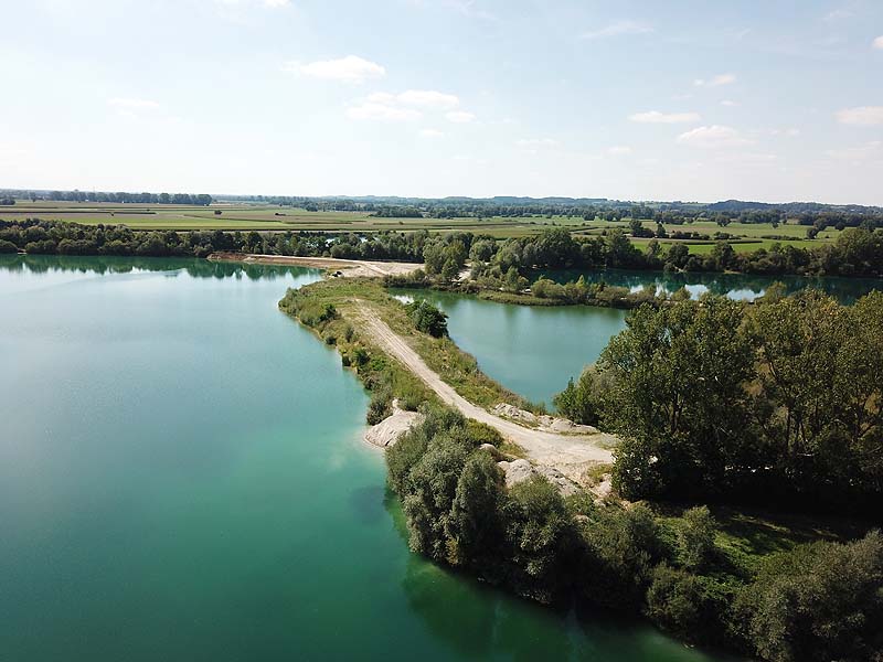 Luftaufnahme, Luftbild vom Pullinger Weiher in Pulling