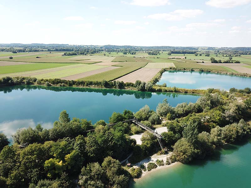 Luftaufnahme, Luftbild vom Pullinger Weiher in Pulling