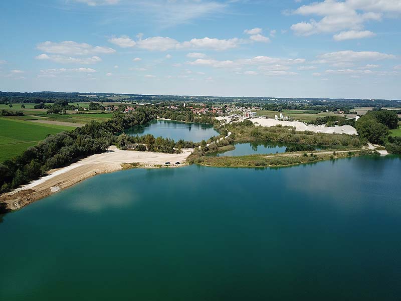 Luftaufnahme, Luftbild vom Pullinger Weiher in Pulling