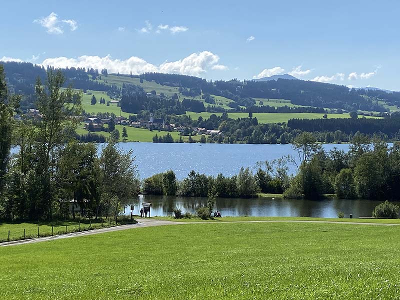 Der Badesee Rottachspeicher in Oy-Mittelberg