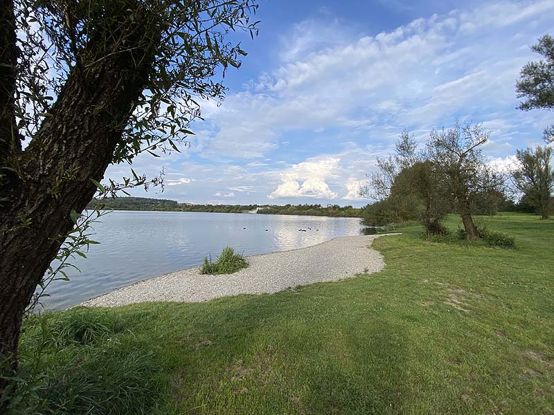 Der Badesee Rottauensee in Pfarrkirchen-Postmünster