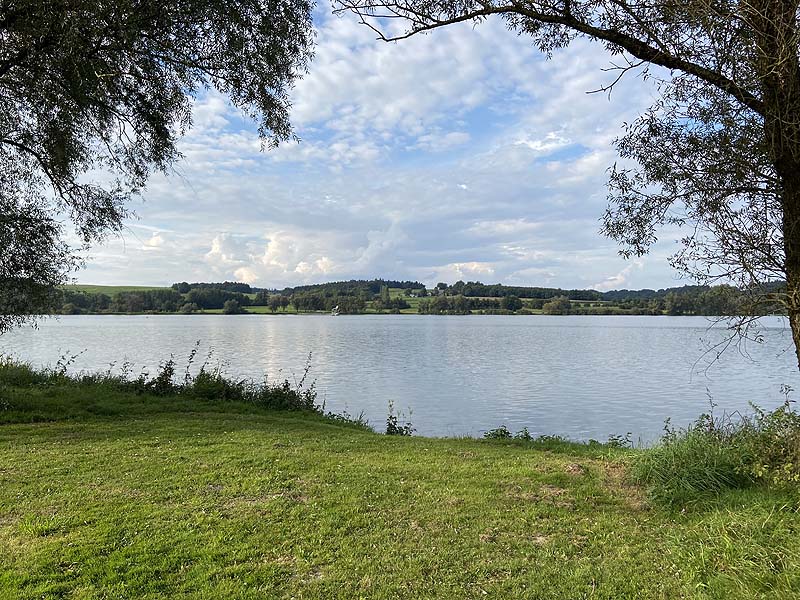 Der Badesee Rottauensee in Pfarrkirchen-Postmünster