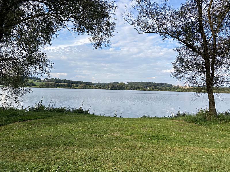 Der Badesee Rottauensee in Pfarrkirchen-Postmünster