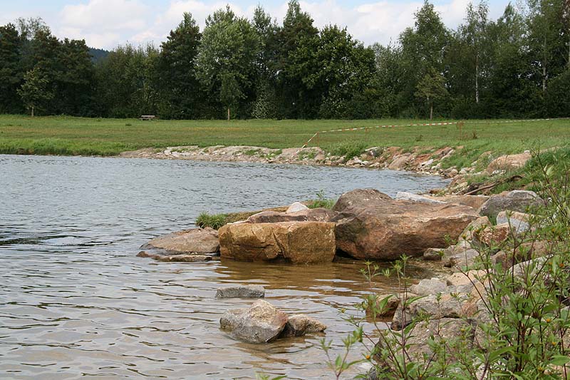 Der Satzdorfer See im Landkreis Cham