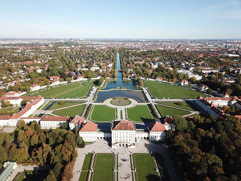 Luftaufnahme, Luftbild vom Schloß Nymphenburg in München