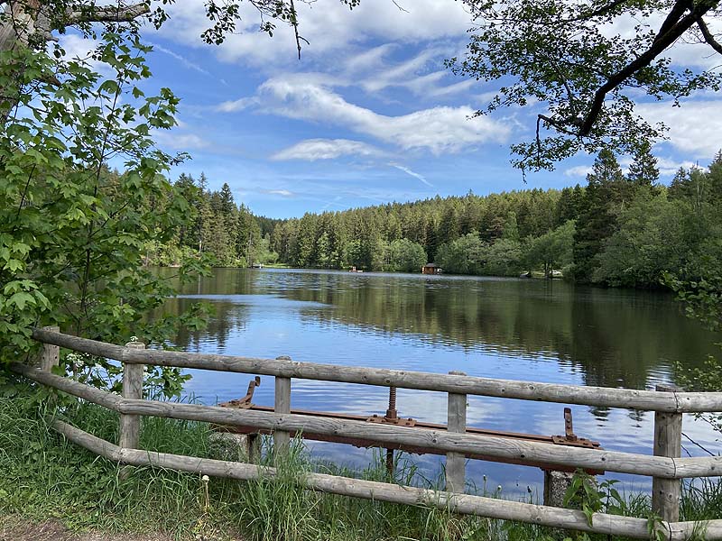 Der Badesee Schlüchtsee in Grafenhausen in Baden-Württemberg