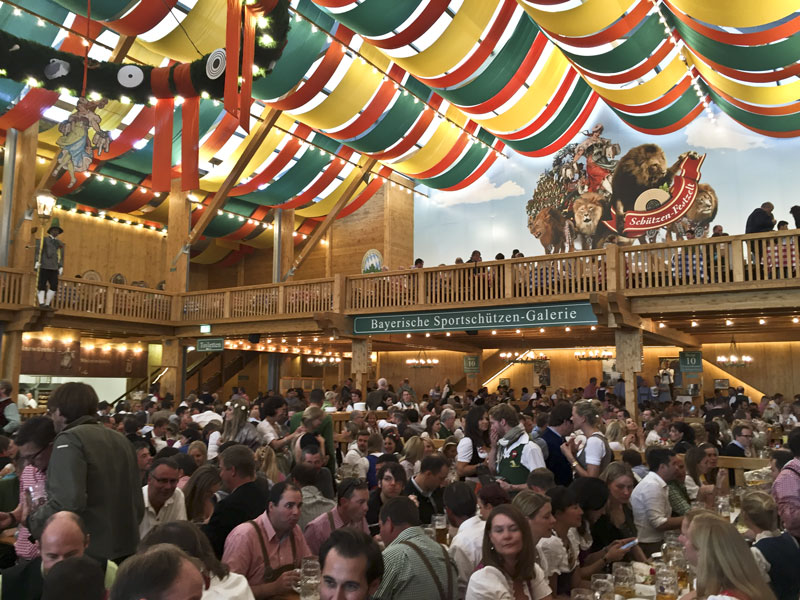 Schützen-Festhalle auf dem Münchner Oktoberfest
