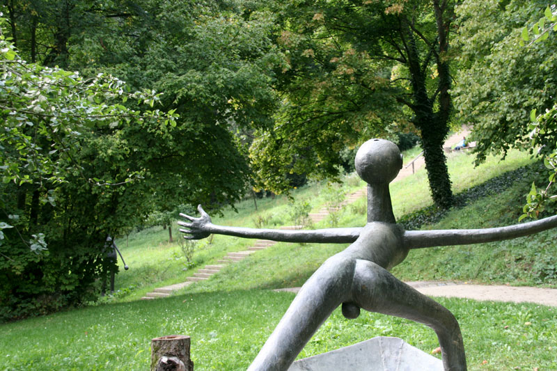 Nackte FKK Skulptur im Burgberggarten