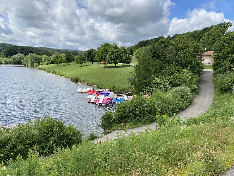 Der Badesee Ehmetsklinge in Zaberfeld in Baden-Württemberg